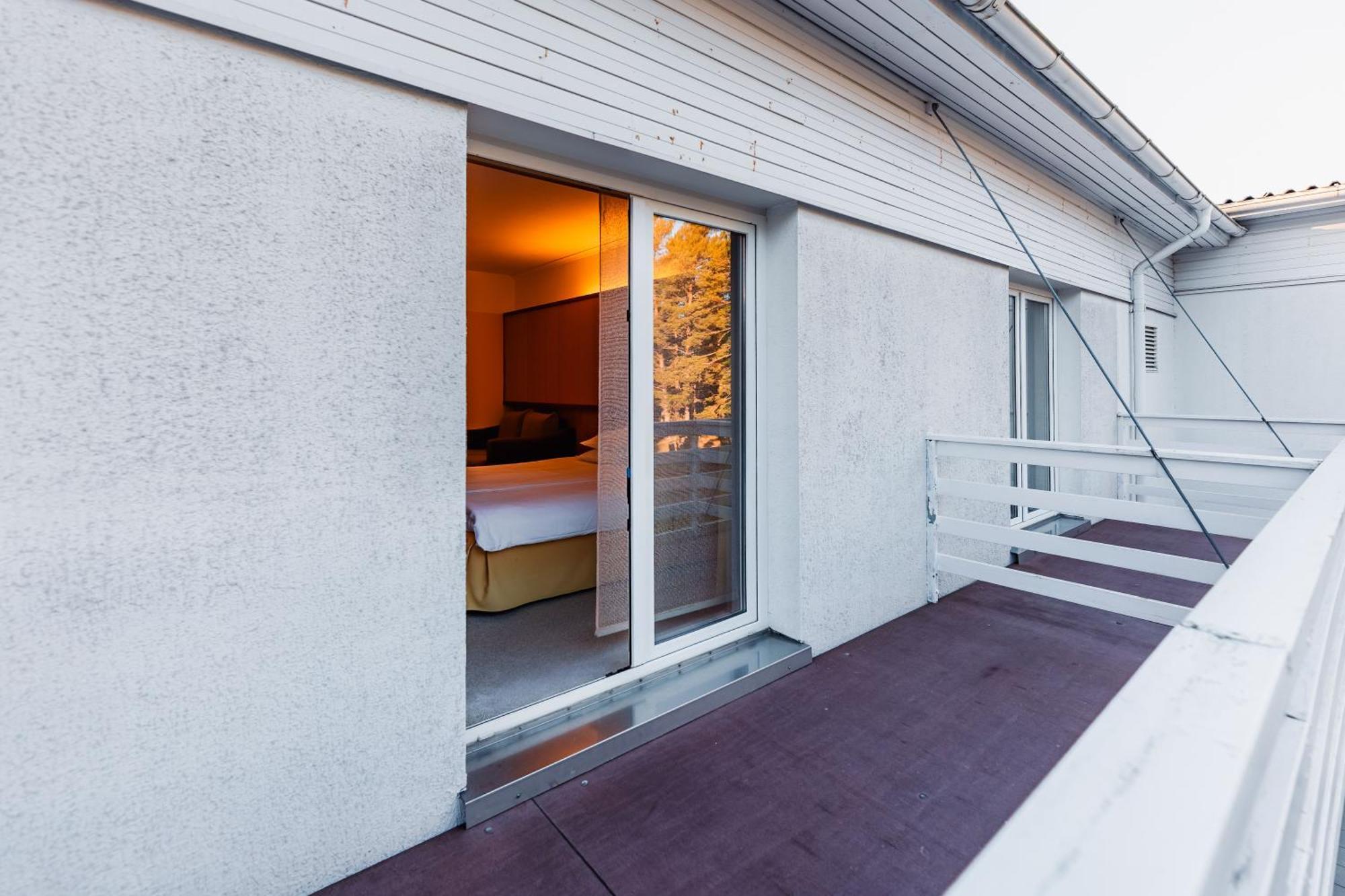Saaremaa Rannahotell ' Beach Hotel Mandjala ภายนอก รูปภาพ