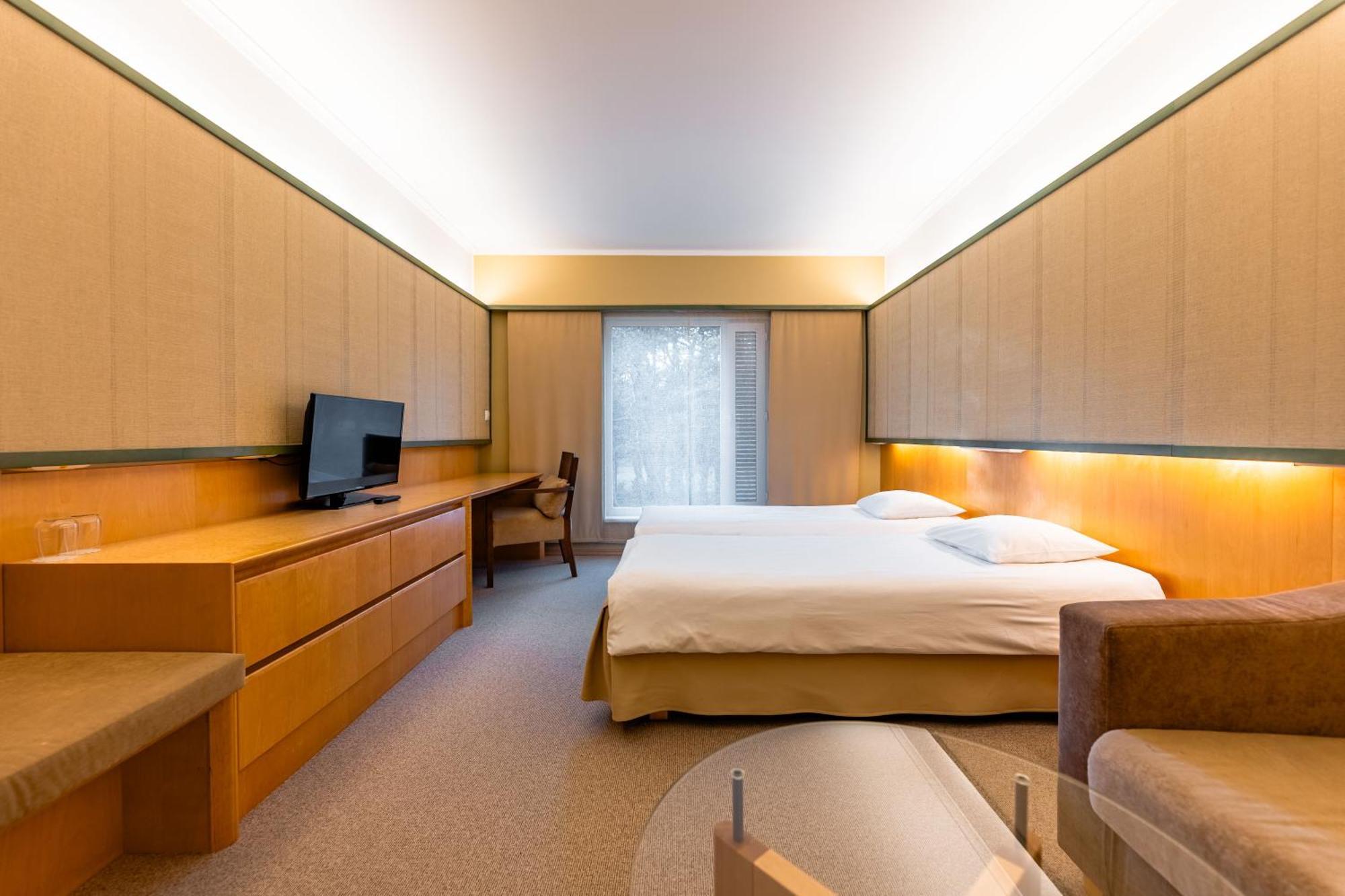 Saaremaa Rannahotell ' Beach Hotel Mandjala ภายนอก รูปภาพ